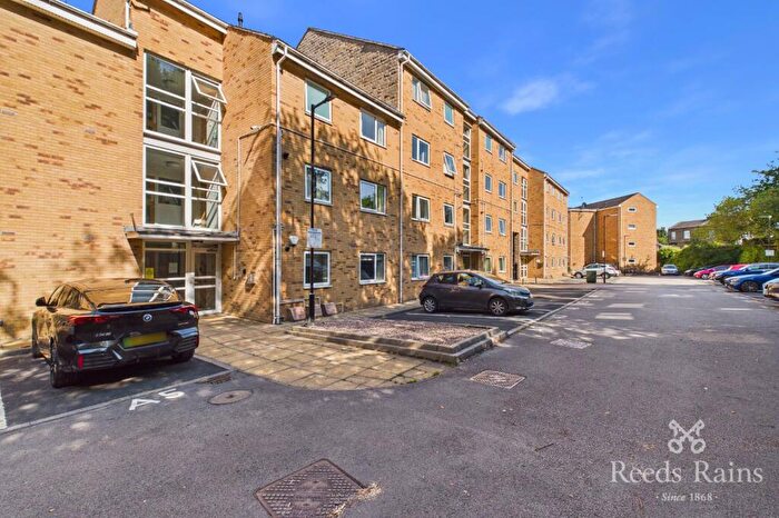 2 Bedroom Apartment To Rent In Halifax Road, Birchencliffe, Huddersfield, HD3