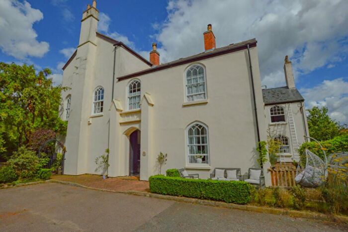 2 Bedroom Terraced House For Sale In Old Place, Sleaford, NG34