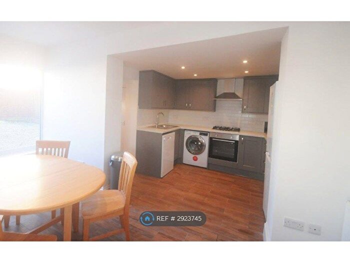 4 Bedroom Terraced House To Rent In Marle Hill Road, Cheltenham, GL50