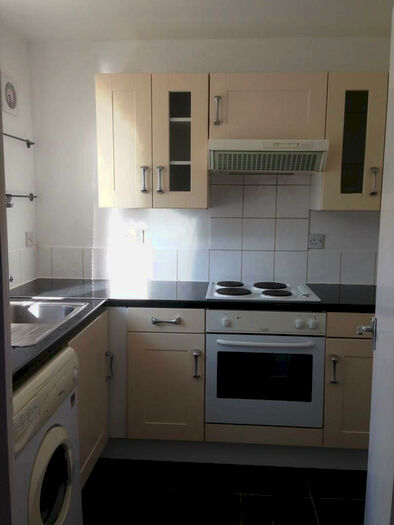 1 Bedroom Flat To Rent In Greenslade Road, Barking, IG11