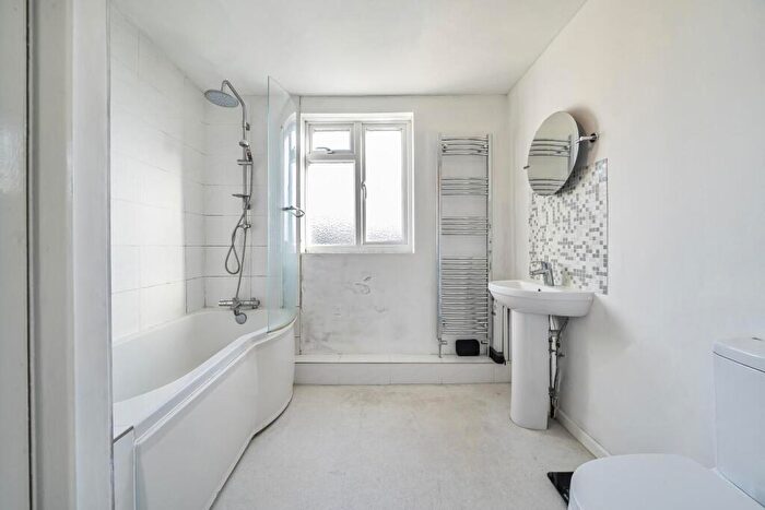 1 Bedroom Flat For Sale In Kingswood Road, Sydenham, SE20