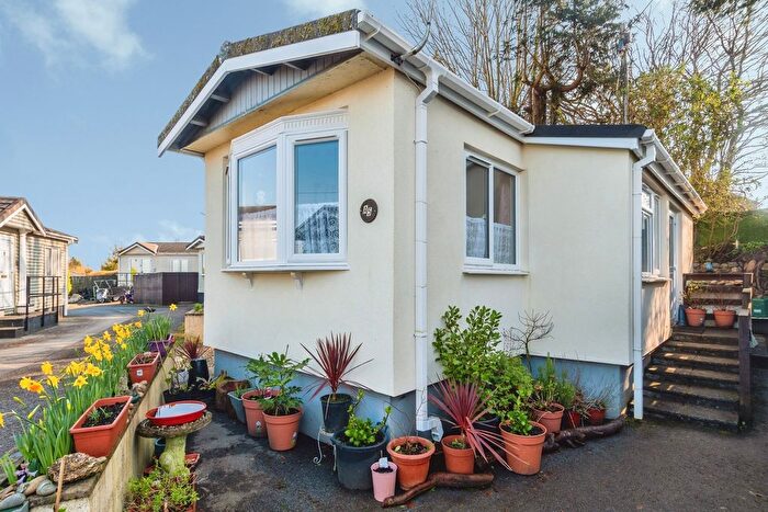 1 Bedroom Bungalow For Sale In Coxpark, Gunnislake, Cornwall, PL18
