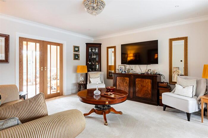 4 Bedroom Detached House For Sale In Parkgate Road, Newdigate, RH5