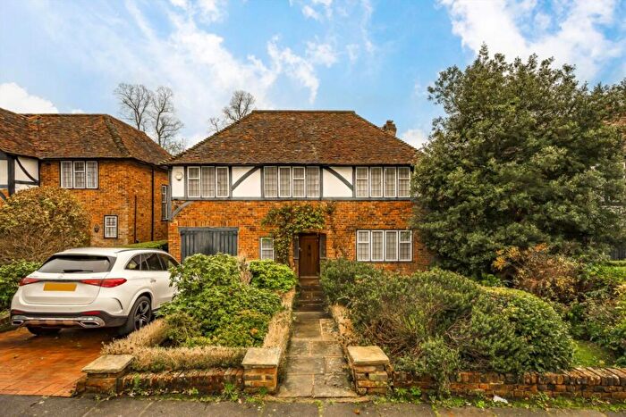 5 Bedroom Detached House For Sale In Edmunds Walk, Hampstead Garden Suburb, N2