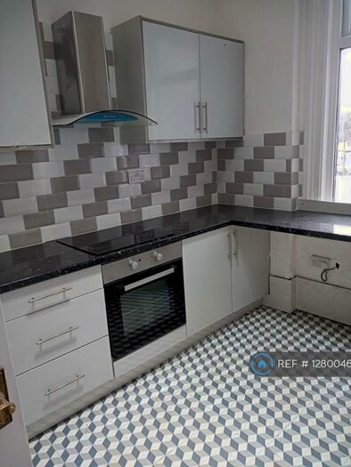 2 Bedroom Flat To Rent In Salford, Eccles, Manchester, M30