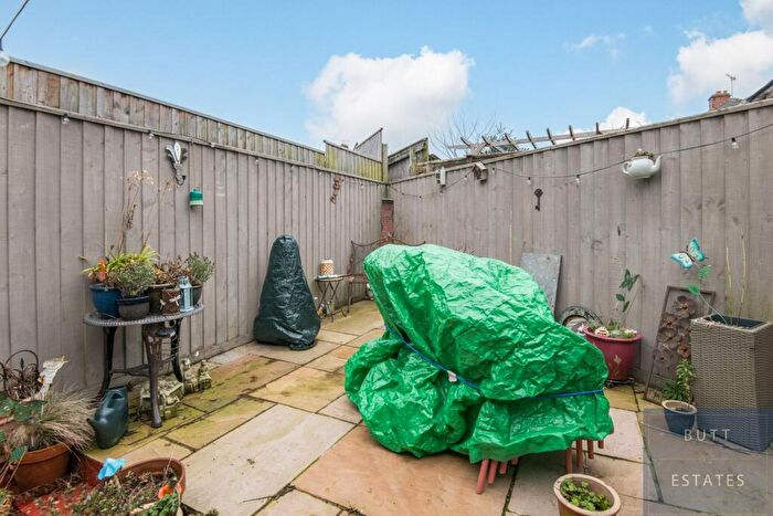 2 Bedroom Semi-Detached House For Sale In Briar Crescent, Exeter, EX2