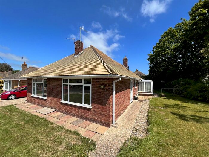 2 Bedroom Semi-Detached Bungalow To Rent In Riders Bolt, Bexhill-On-Sea, TN39