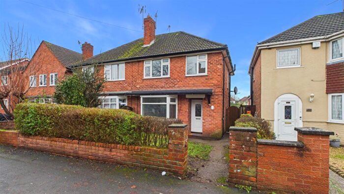 3 Bedroom Semi-Detached House For Sale In Neville Avenue, Kidderminster, DY11