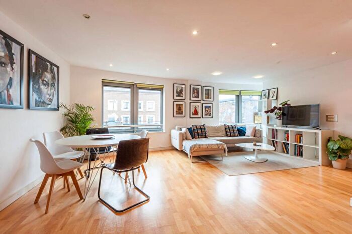 2 Bedroom Flat To Rent In Garden Walk, Shoreditch, London, EC2A