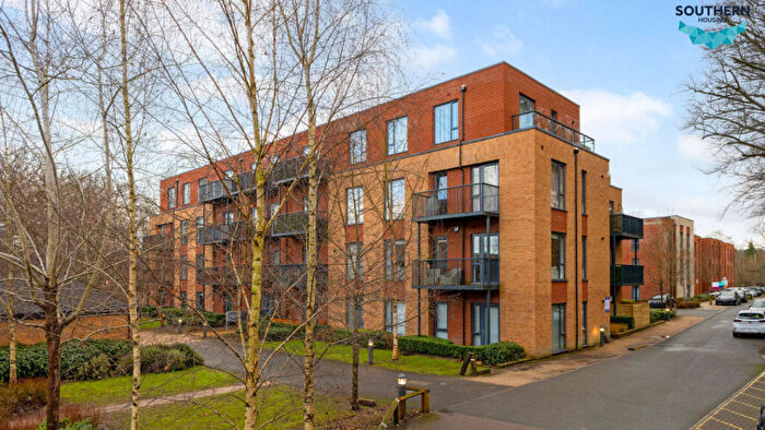 2 Bedroom Flat For Sale In Iron Railway Close, Croydon, CR5