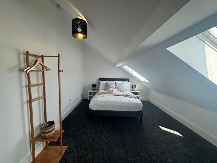 1 Bedroom Apartment To Rent In Sandhurst Street, L17