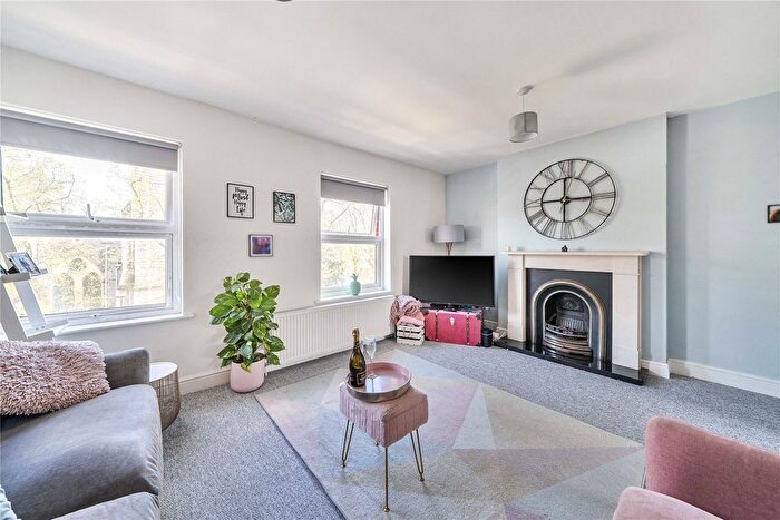 2 Bedroom Flat For Sale In St. Johns Road, London, SE20