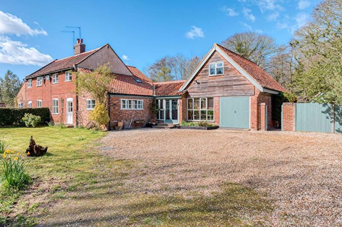 4 Bedroom Semi Detached House For Sale In Scottow Row, Scottow, NR10