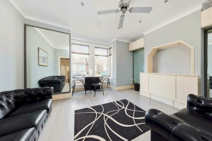 2 Bedroom Apartment To Rent In Francis Road, Leyton, E10