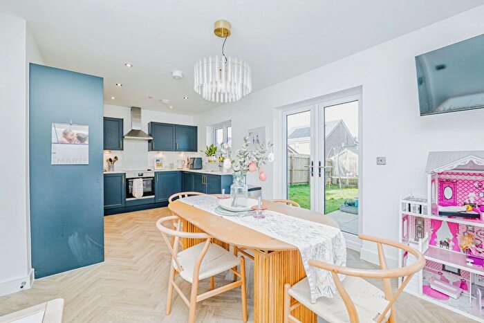 5 Bedroom Detached House For Sale In Heol Y Robin Goch, Pontyclun, CF72