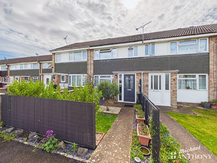 3 Bedroom Terraced House For Sale In Slattenham Close, Aylesbury, HP19