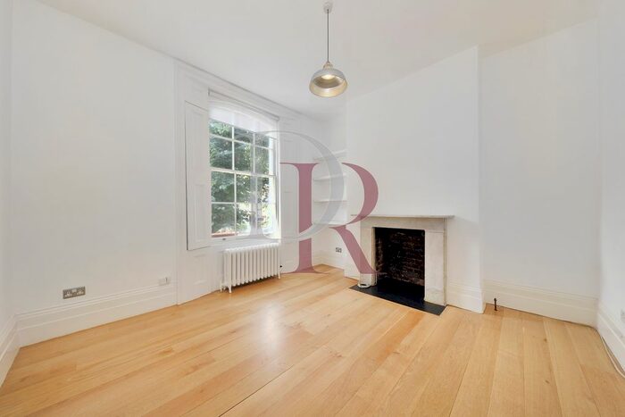 3 Bedroom Maisonette To Rent In Halliford Street, London, N1