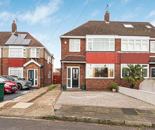 3 Bedroom Semi Detached House For Sale In Tudor Road, Ashford, TW15