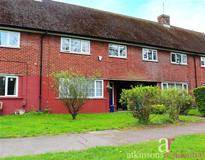 3 Bedroom Terraced House For Sale In Cedar Road, Enfield, Middlesex, EN2