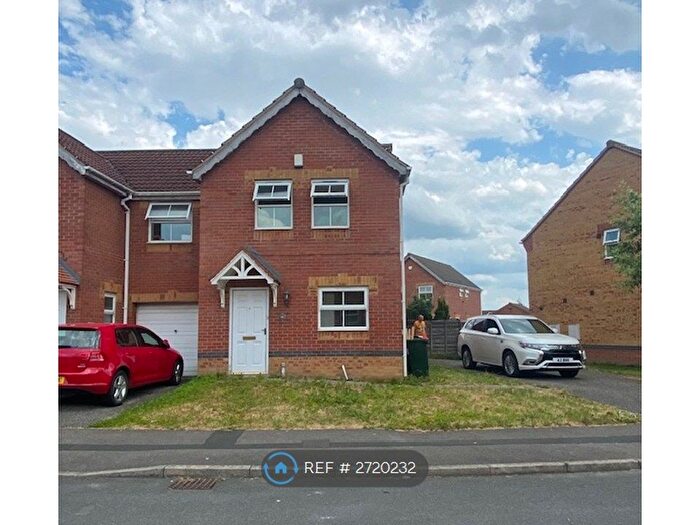 3 Bedroom Semi Detached House To Rent In Churn Drive, Bradford, BD6