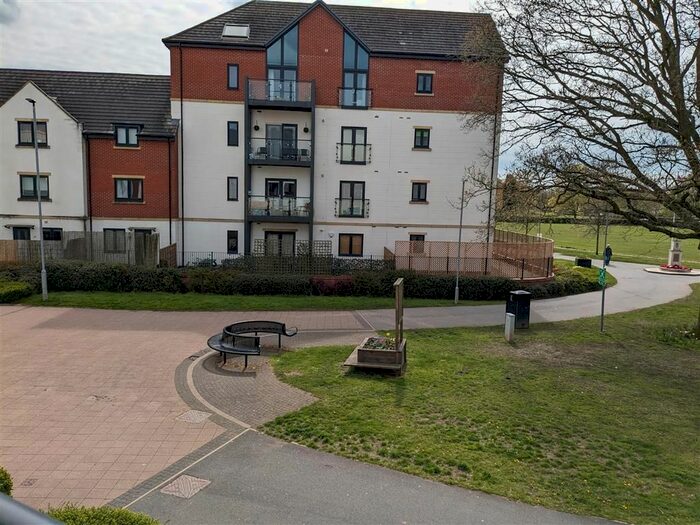 2 Bedroom Flat To Rent In Stratford Road, Shirley, Solihull, B90