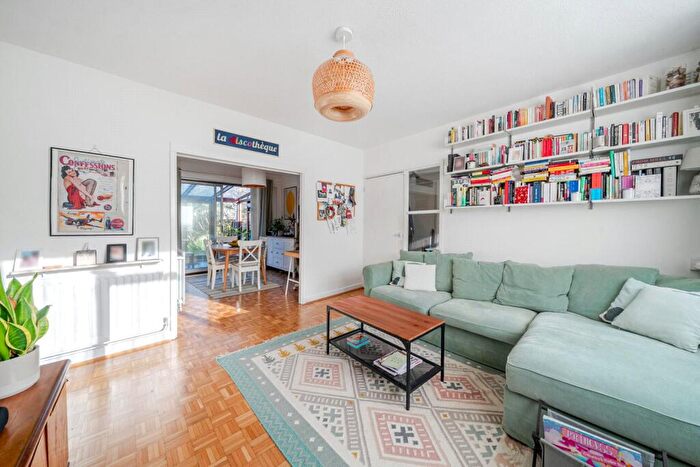 2 Bedroom Apartment For Sale In Fairby Road, Lee, SE12
