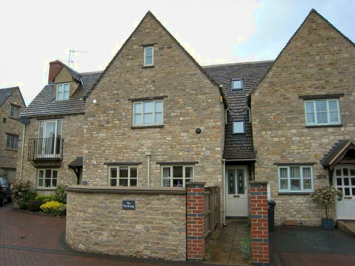 3 Bedroom Terraced House To Rent In Farriers Court, Witney, Oxon, OX28