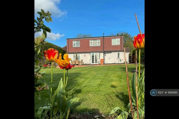 3 Bedroom Detached House To Rent In Brook Road, Guildford, GU4