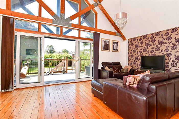 3 Bedroom Detached House For Sale In Mill Street, East Malling, West Malling, Kent, ME19