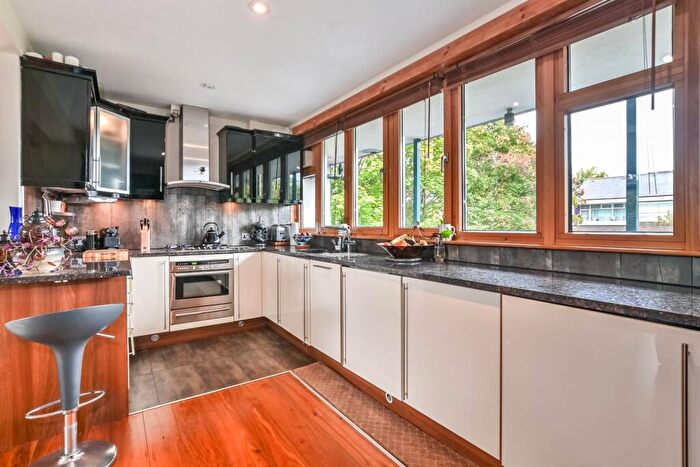 1 Bedroom Flat For Sale In Royal College Street, Camden, London, NW1