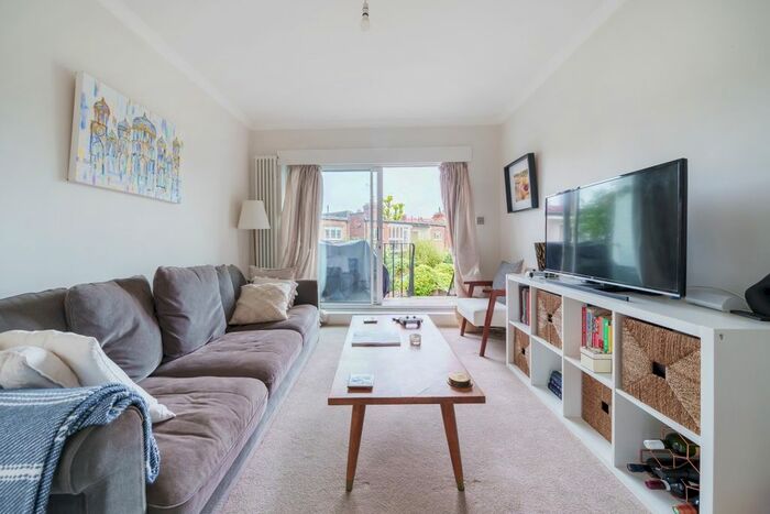 2 Bedroom Maisonette To Rent In Fairlawn Avenue, London, W4