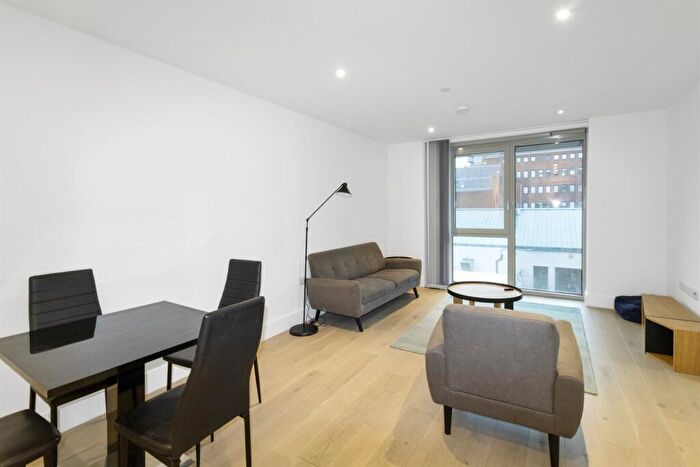 2 Bedroom Apartment To Rent In Verto Building, Kings Road, RG1