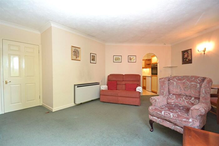 1 Bedroom Flat To Rent In Rosemary Lane, Horley, RH6