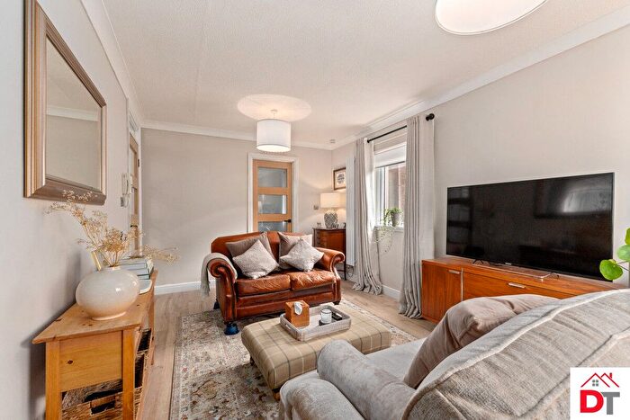 2 Bedroom Flat For Sale In Knox Place, Haddington, EH41
