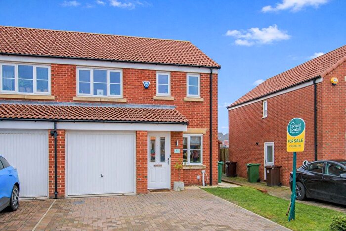 3 Bedroom Semi Detached House For Sale In Limestone Road, Wakefield, WF1