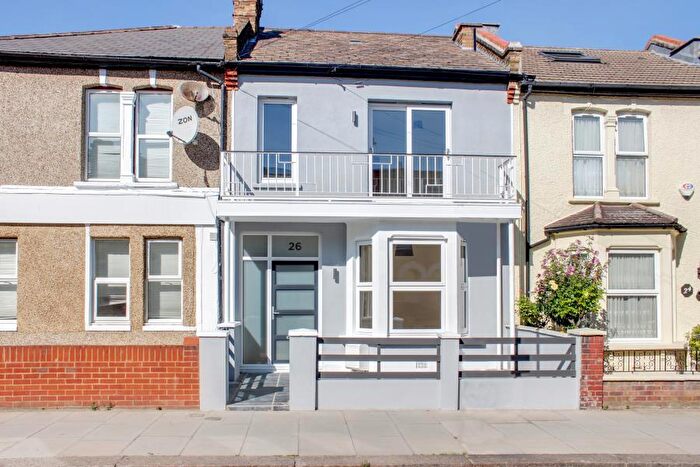 4 Bedroom Terraced House To Rent In Sidney Road, Wood Green, N22