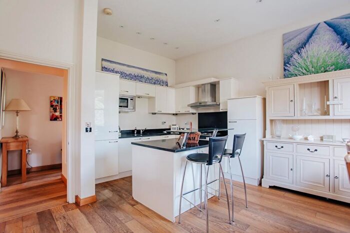 2 Bedroom Maisonette To Rent In Surbiton Hill Park Surbiton, KT5