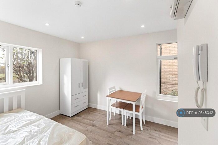 Studio To Rent In Dock Road, Tilbury, RM18