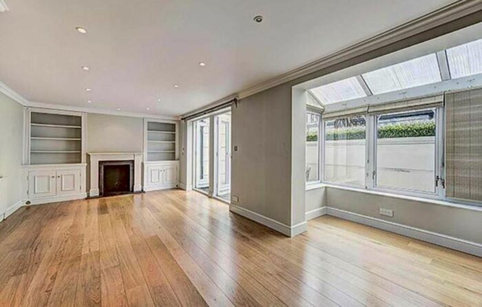 3 Bedroom Flat To Rent In Hortensia Road, London, SW10