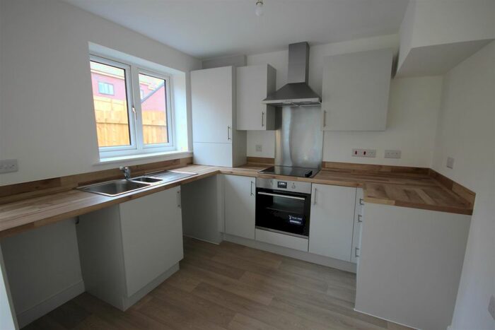 3 Bedroom Semi-Detached House To Rent In Norrish Lane, Exeter, EX1