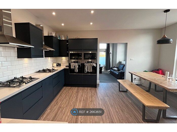 7 Bedroom Flat To Rent In Smithdown Road, Liverpool, L15