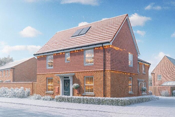 3 Bedroom Semi Detached House For Sale In Chaulden Meadows, Long Chaulden, Hemel Hempstead, HP1