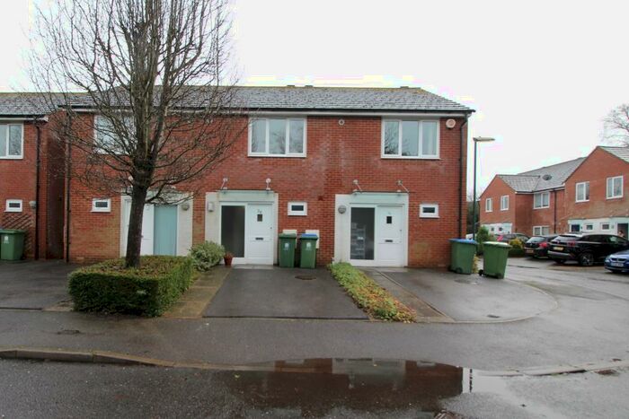 2 Bedroom House To Rent In Branewick Close, Titchfield Park, PO15