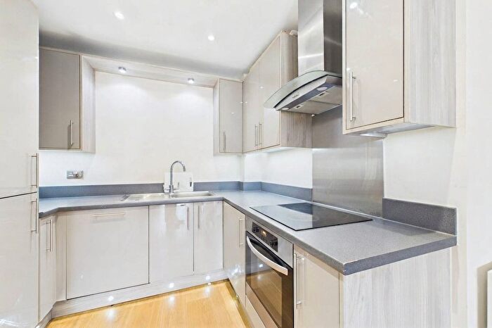 1 Bedroom Flat To Rent In Heathland Court, Grebe Way, Maidenhead, Berkshire, SL6