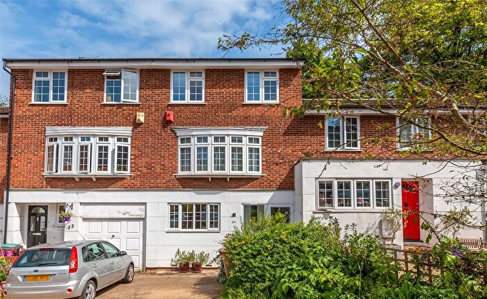 4 Bedroom Detached House To Rent In Oldfield Mews, N6