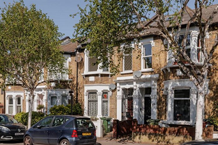 2 Bedroom Flat For Sale In Orford Road, Walthamstow, E17