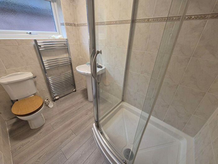 2 Bedroom Bungalow To Rent In Beachwood Avenue, Kingswinford, DY6