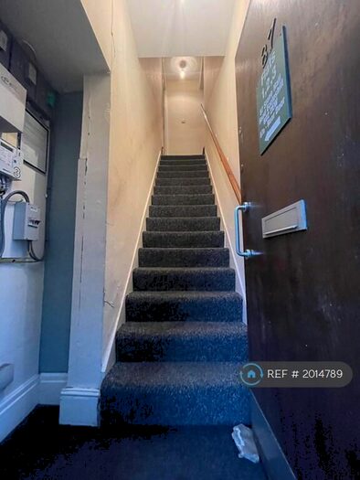 Studio To Rent In Stonehall Rd, Bradford, BD2