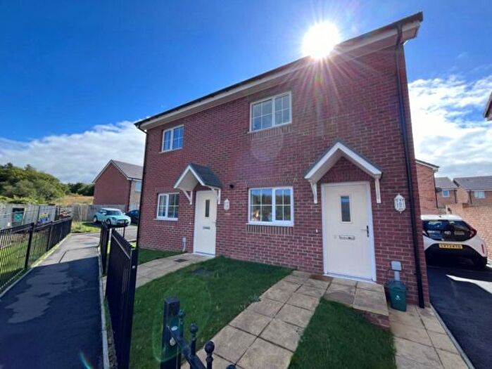 2 Bedroom Flat To Rent In Smiths Drive, Pentrechwyth, Swansea, SA1