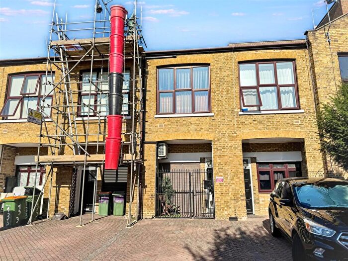 1 Bedroom Terraced House For Sale In Maryland Street, London, E15